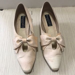 Vintage Beige Silk 1930s Style Pumps